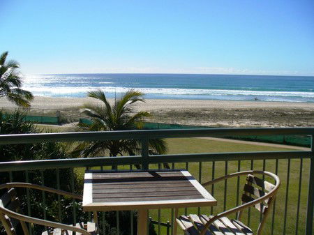 Currumbin Sands On The Beach - Accommodation Sydney 4