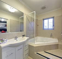 Comfort Inn And Suites Georgian Albury - Sydney 4u