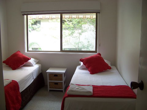 Old Burleigh Court Holiday Apartments - Accommodation Sydney 3
