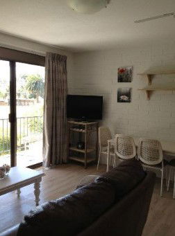 Aquarius Holiday Apartments - Accommodation Sydney 2
