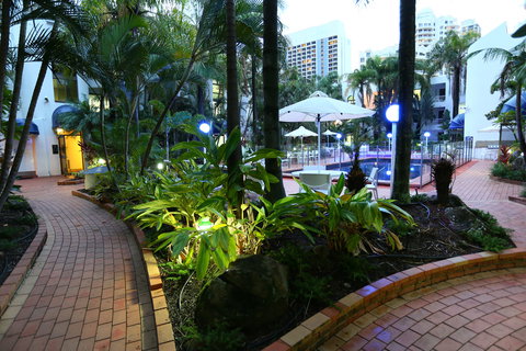 St Tropez Holiday Apartments - Accommodation Sydney 0