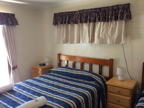 Cleveland Visitor Villas Motel & Shailer Park Garden Villas - Accommodation Sydney 4