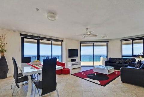 Clubb Coolum Beach - Sydney 4u 2
