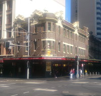 Sir John Young Hotel