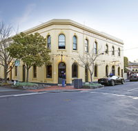 College Lawn Hotel - Accommodation Sydney