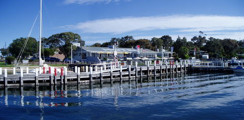 Metung Hotel - Sydney 4u 0