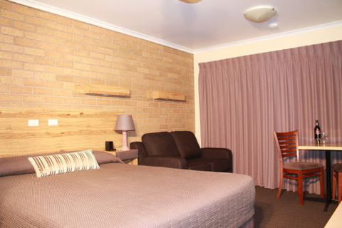 AAt 28 GOLDSMITH(Golden Chain Motel) - Accommodation Sydney 1