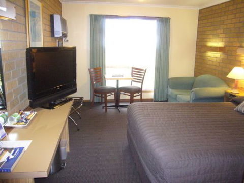 AAt 28 GOLDSMITH(Golden Chain Motel) - Accommodation Sydney 2