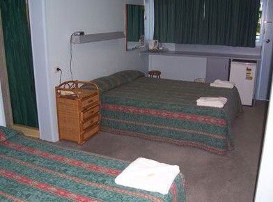 Crown Hotel Motel - Sydney 4u 4