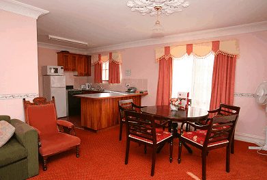Hatchers Manor - Accommodation Sydney 2