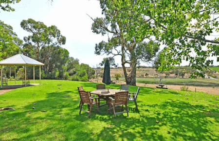 Currency Creek Winery - Sydney 4u 1