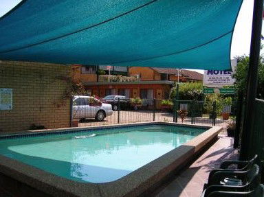 Lake Front Motel - Sydney 4u 3