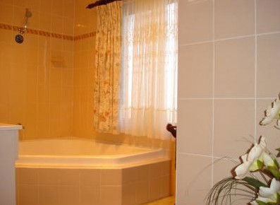 Lake Front Motel - Sydney 4u 5