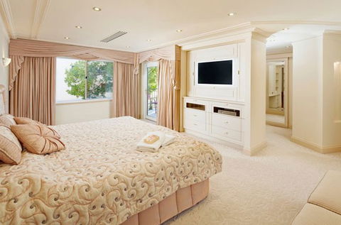 The Peninsula - Sydney 4u 0