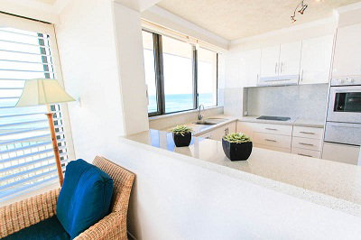 Seacrest Beachfront Holiday Apartments - Accommodation Sydney 10