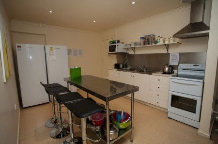 Millies Guesthouse & Serviced Apartments - Accommodation Sydney 3