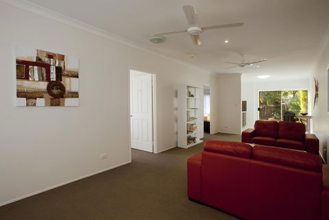 Mt Coolum Retreat - Sydney 4u 1