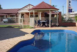 Roma Mid Town Motor Inn - Accommodation Sydney 0