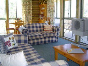 Mudgegonga VIC Sydney 4u