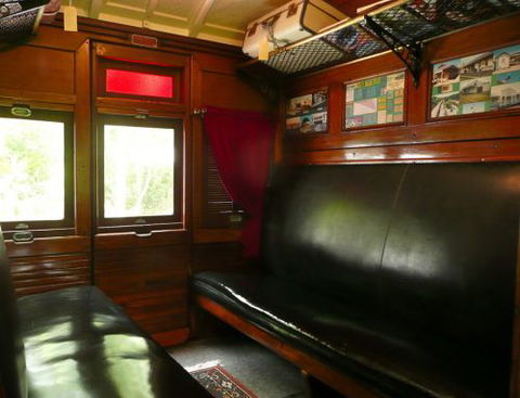 Mt Nebo Railway Carriage & Chalet - Sydney 4u 0