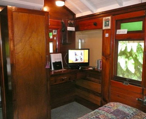 Mt Nebo Railway Carriage & Chalet - Sydney 4u 2