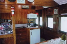 Mt Nebo Railway Carriage & Chalet - Sydney 4u 3