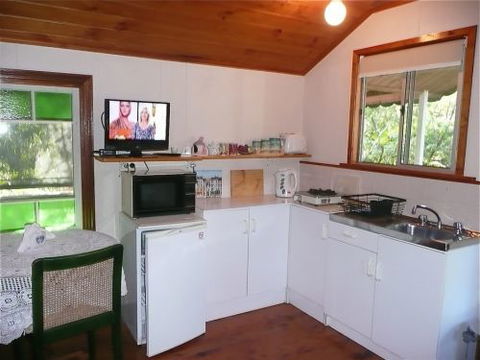 Mt Nebo Railway Carriage & Chalet - Sydney 4u 6