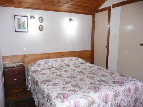 Mt Nebo Railway Carriage & Chalet - Sydney 4u 7