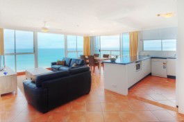 Golden Sands On Main Beach - Accommodation Sydney 2