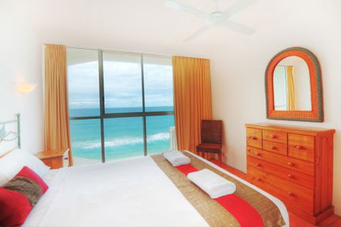 Golden Sands On Main Beach - Accommodation Sydney 3