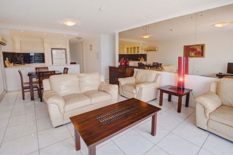 Golden Sands On Main Beach - Accommodation Sydney 6