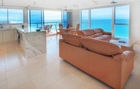 Golden Sands On Main Beach - Accommodation Sydney 8