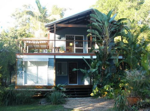 Coochiemudlo Island Family Beach House - Sydney 4u 0