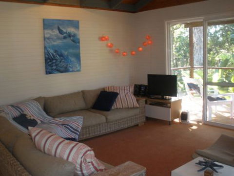 Coochiemudlo Island Family Beach House - Sydney 4u 4