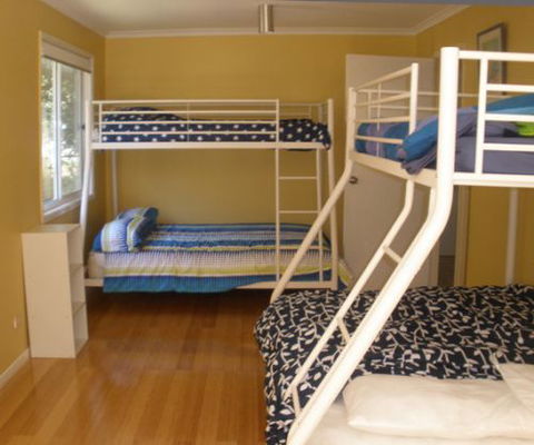 Coochiemudlo Island Family Beach House - Sydney 4u 7