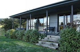 Orani Vineyard Cottage - Accommodation Sydney 0