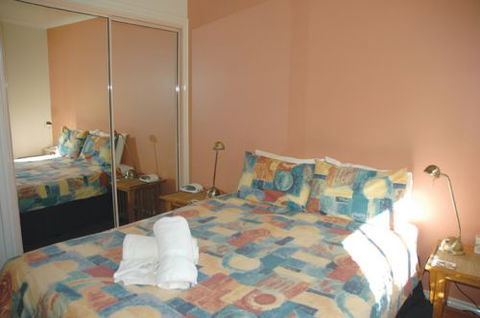 Captain's Quarters - Accommodation Sydney 4