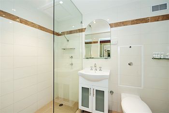 Quality Hotel NOAH'S On The Beach - Sydney Resort 0