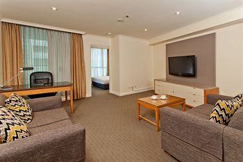 Radisson Hotel & Suites Sydney - Accommodation Sydney 3