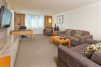 Radisson Hotel & Suites Sydney - Accommodation Sydney 11