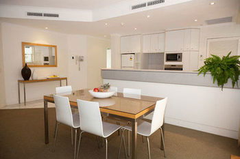 The Emerald Resort Noosa - Sydney 4u 21