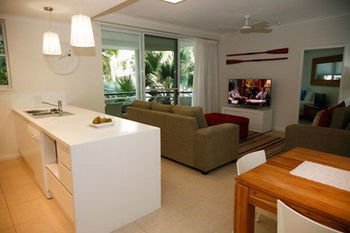 The Emerald Resort Noosa - Sydney 4u 55