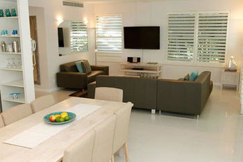 The Emerald Resort Noosa - Sydney 4u 64