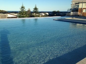Caves Beachside Hotel - Sydney 4u 0