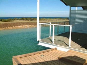 Caves Beachside Hotel - Sydney 4u 2
