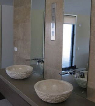 Caves Beachside Hotel - Sydney 4u 6
