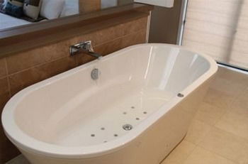 Caves Beachside Hotel - Sydney 4u 8