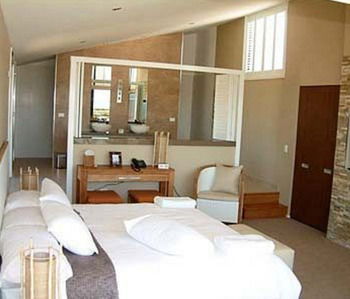 Caves Beachside Hotel - Sydney 4u 17
