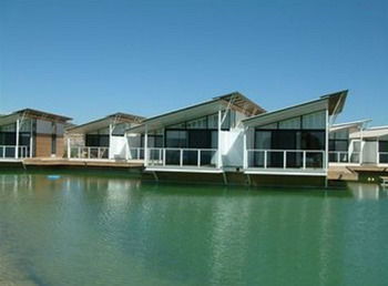 Caves Beachside Hotel - Sydney 4u 21