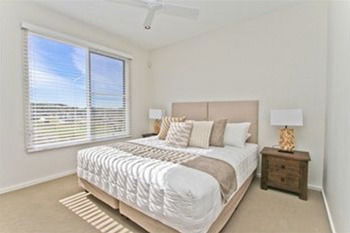 Caves Beachside Hotel - Sydney 4u 22